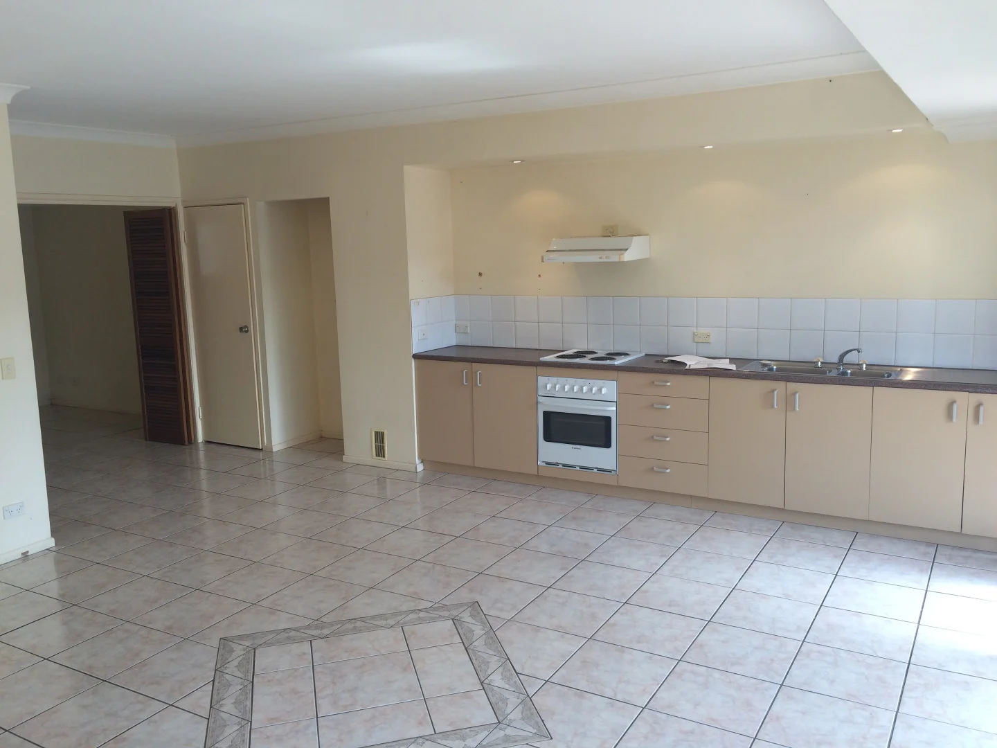 1/2 Prospect Terrace, Highgate Hill QLD 4101 photo 2