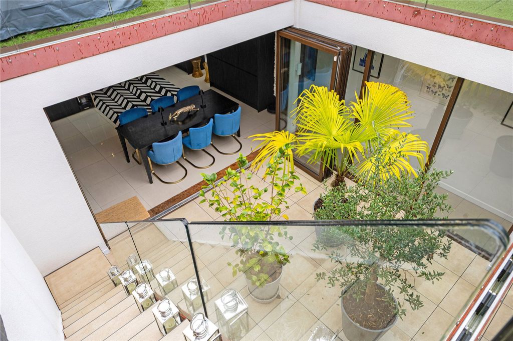 Additional image 16 of 4 bed detached house to rentOxford Walk, Cheltenham, Gloucestershire GL52
