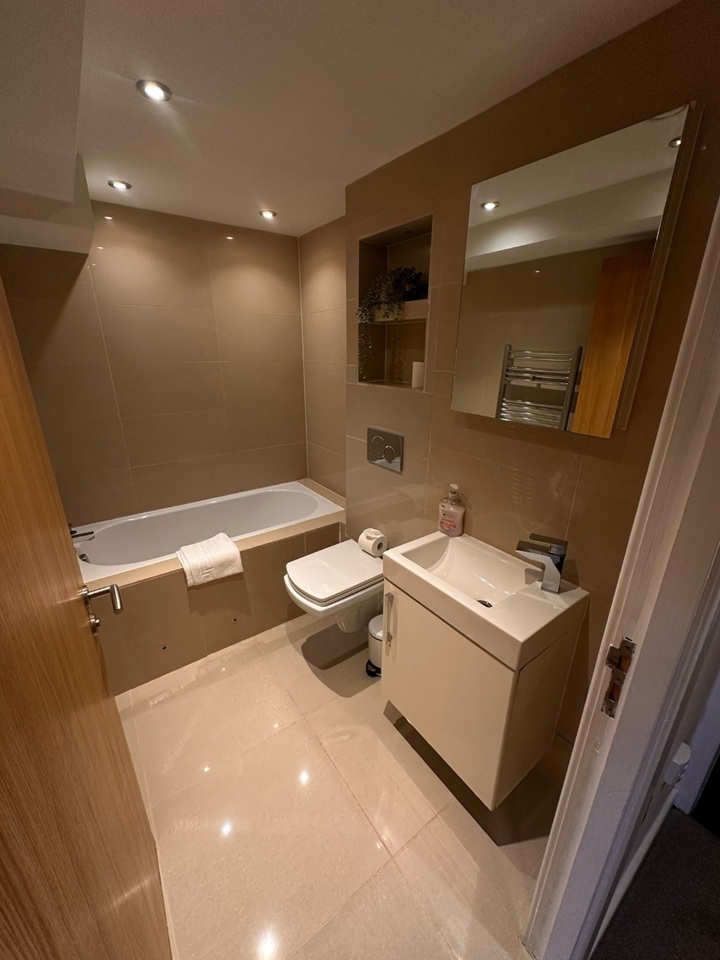 Additional image 15 of 2 Bed Flat, Victoria Street, L1, N1 7GU