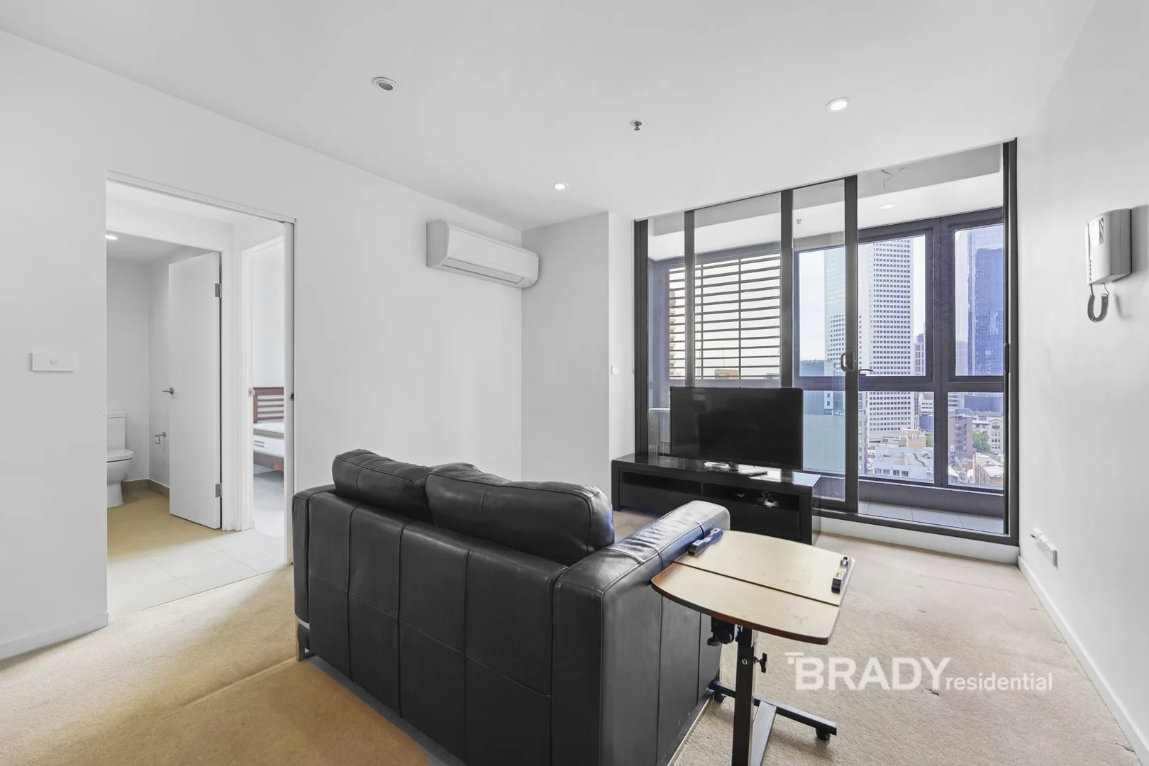 1701/8 Sutherland Street, Melbourne VIC 3000 photo 2