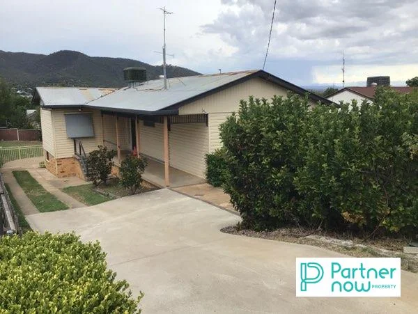 104 Crown Street, Tamworth NSW 2340