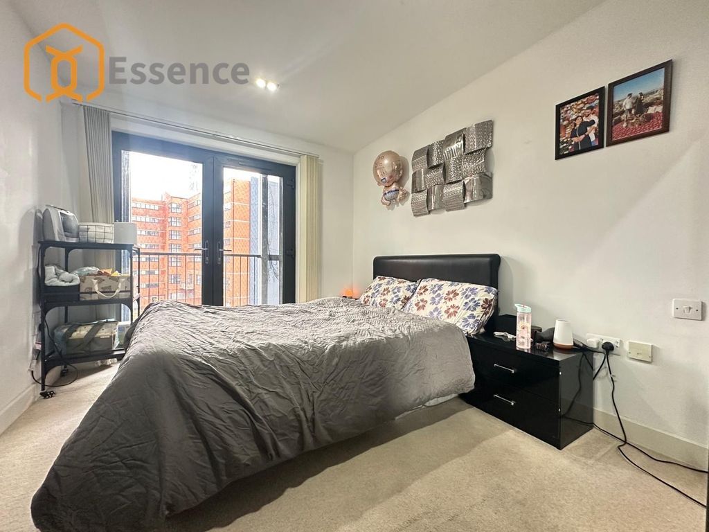 2 bed flat to rentClive Passage, Birmingham B4 photo 4