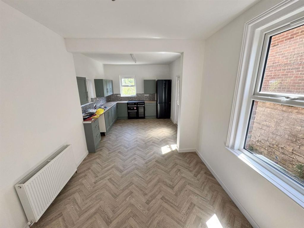 Additional image 2 of Room to rentCarisbrooke Road, Newport PO30