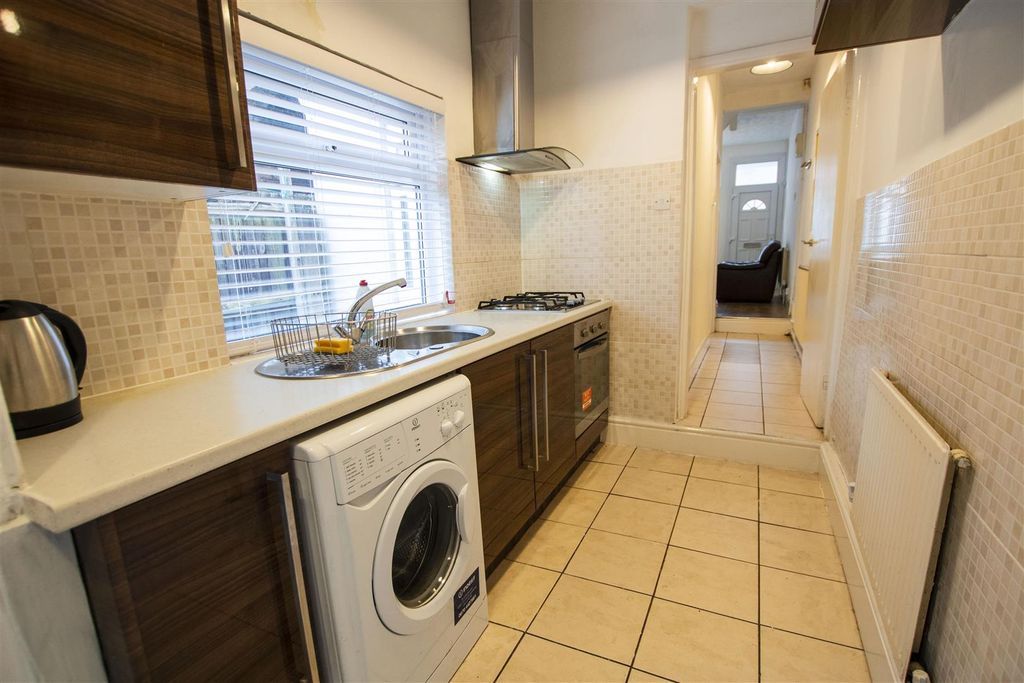Additional image 6 of 3 bed shared accommodation to rentGleave Road, Selly Oak, Birmingham, West Midlands B29