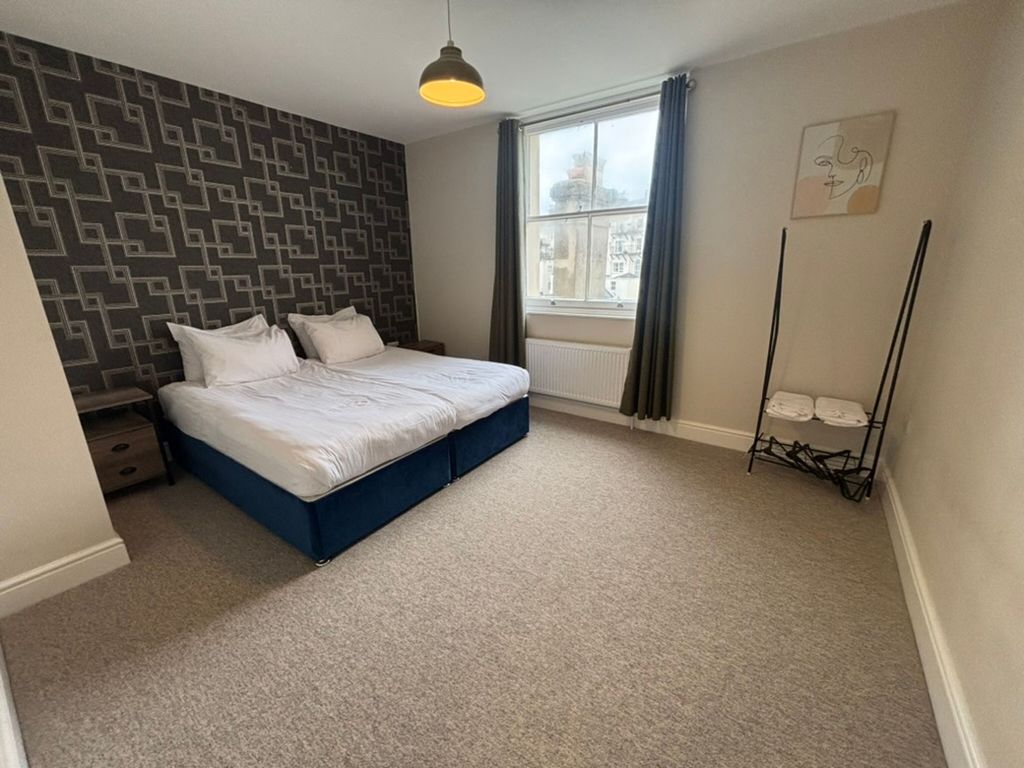 Additional image 11 of 14 bed property to rentFirst Avenue, Hove BN3