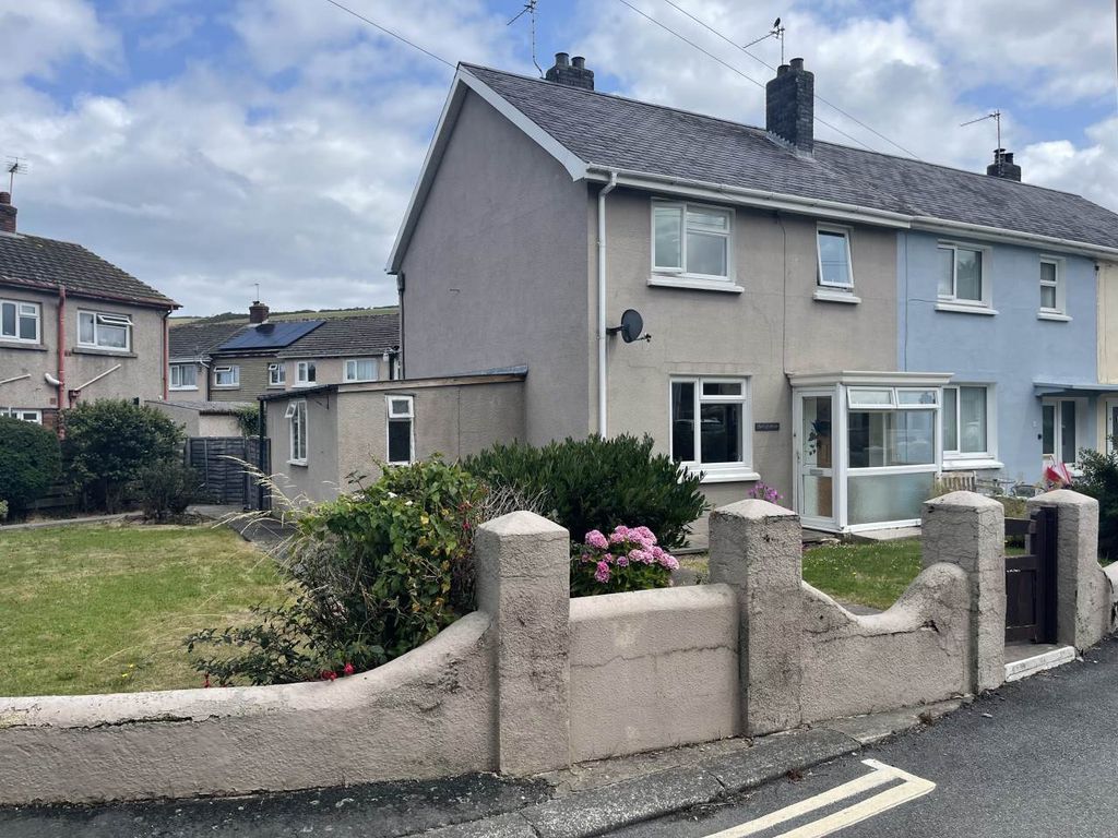 3 bed semi-detached house to rentChalybeate Gardens, Aberaeron SA46