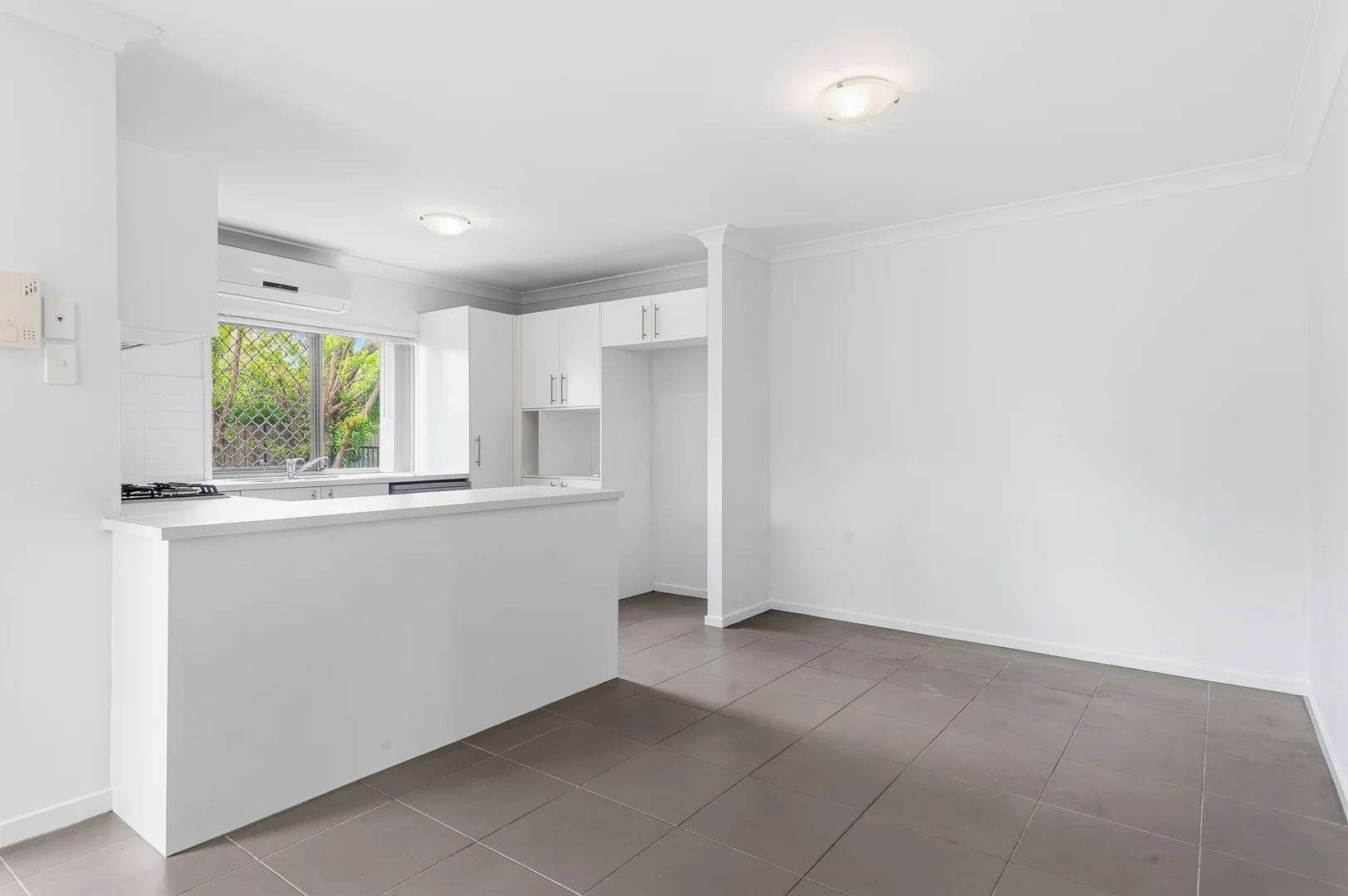 Additional image 5 of 1/140-142 Eagleby Road, Eagleby QLD 4207