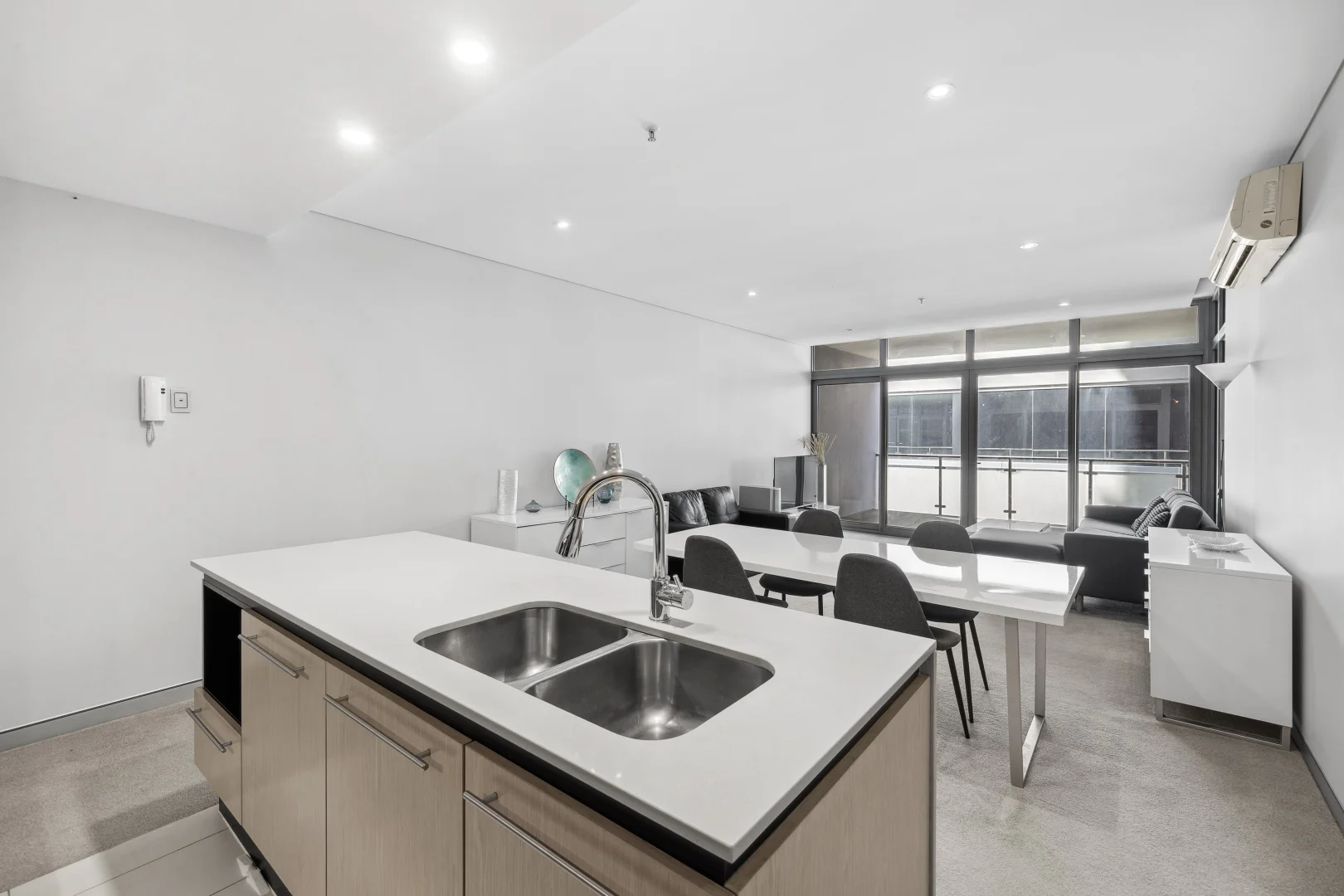 7/155 Adelaide Terrace, East Perth WA 6004 photo 5