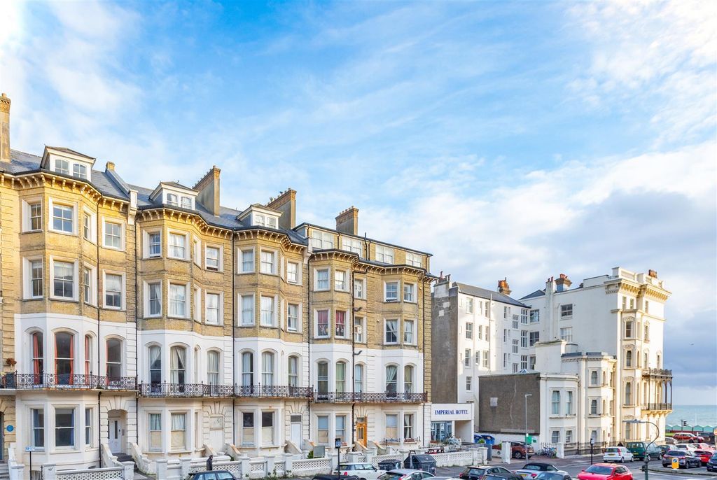 14 bed terraced house to rentFirst Avenue, Hove BN3