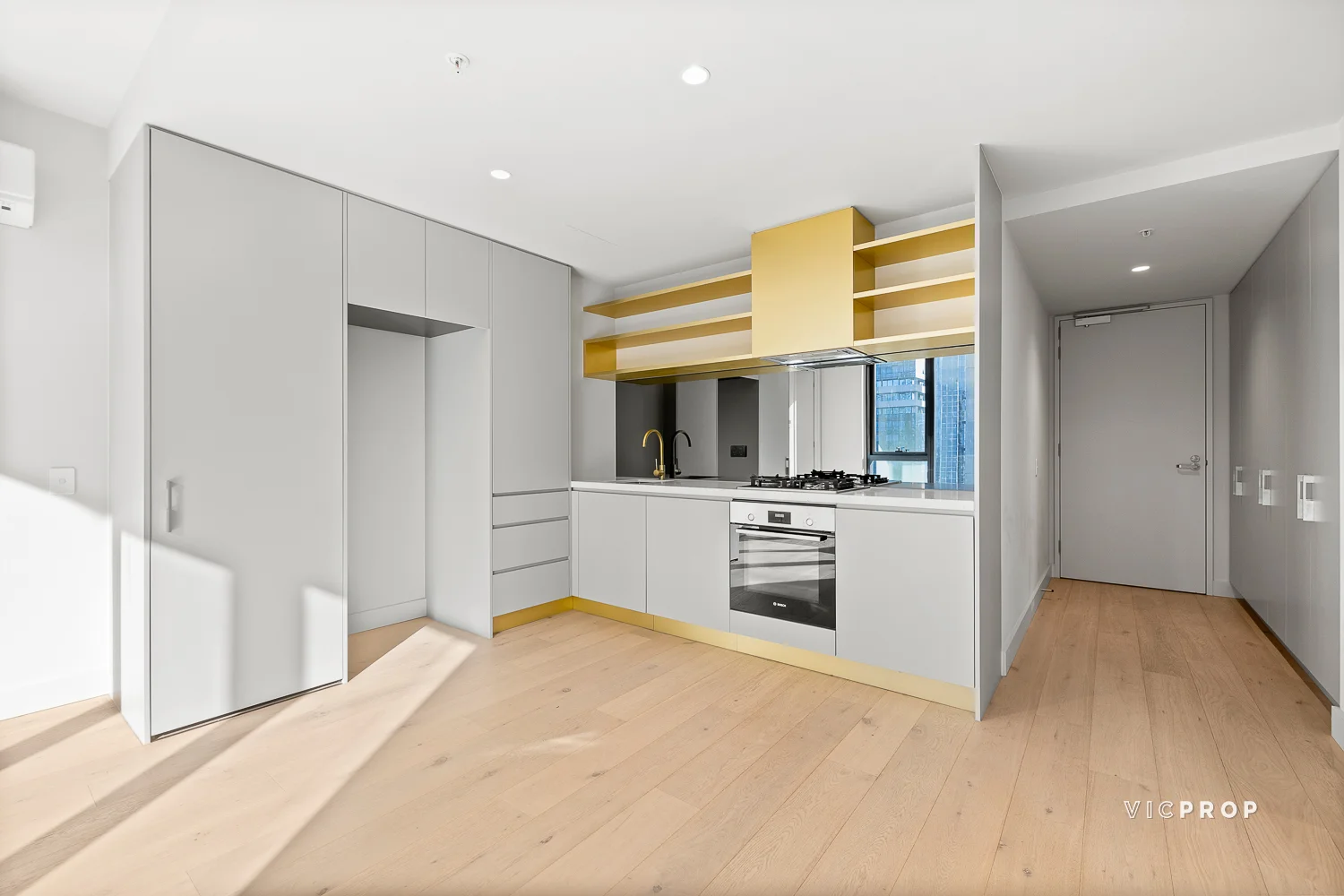 Additional image 4 of 2406/318 Queen Street, Melbourne VIC 3000