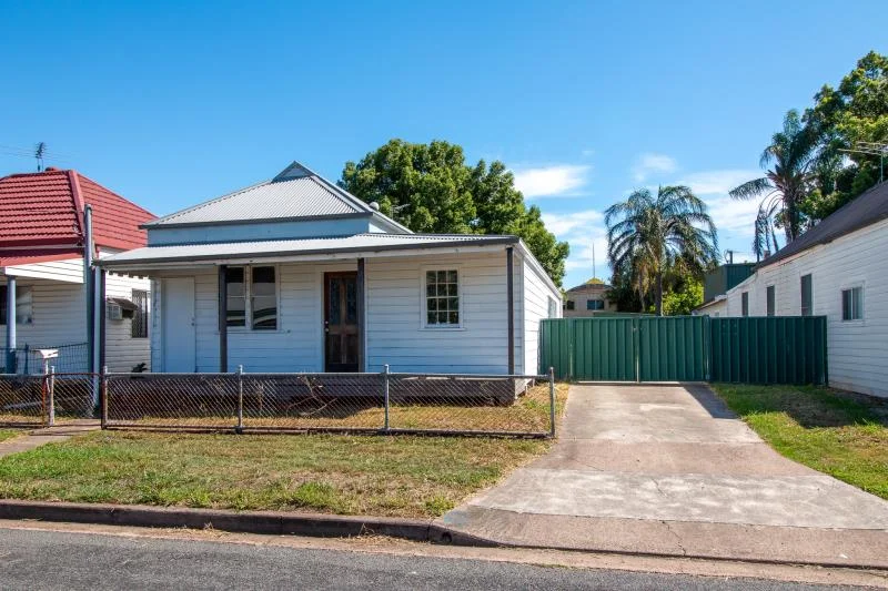Macquarie Street, Singleton NSW 2330