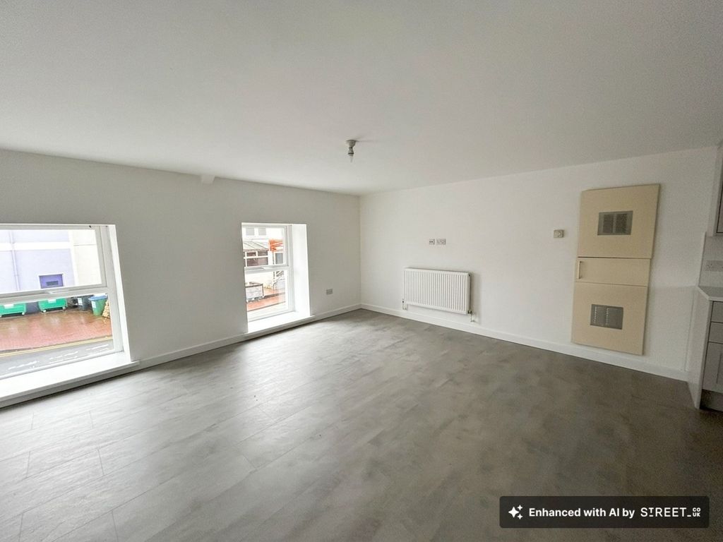 Additional image 2 of 2 bed flat to rentNew Road, Skewen SA10