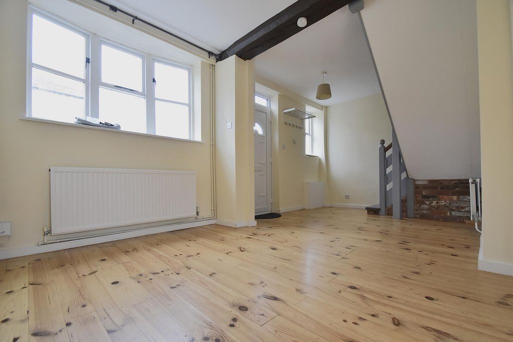 Additional image 4 of 3 bed property to rentHigh Street, Carisbrooke, Newport PO30