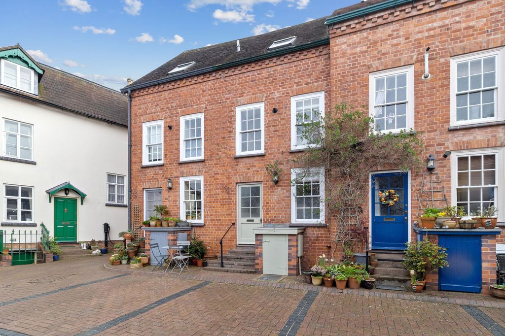 2 bed town house to rentMagistrates Court, Church Road, Ledbury, Herefordshire HR8