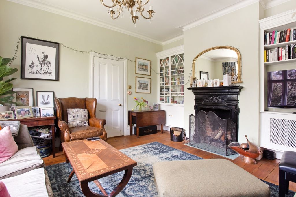 Additional image 3 of 4 bed semi-detached house to rentWarwick Park, Tunbridge Wells TN2