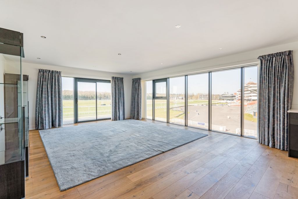 Additional image 3 of 2 bed flat to rentKingman Way, Newbury RG14