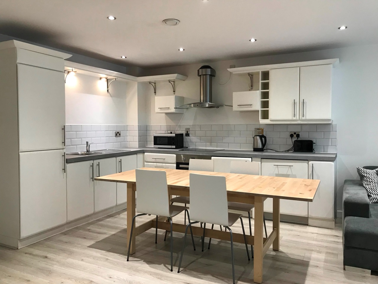 2 Bed Flat, Concert Street, L1, N1 7GU