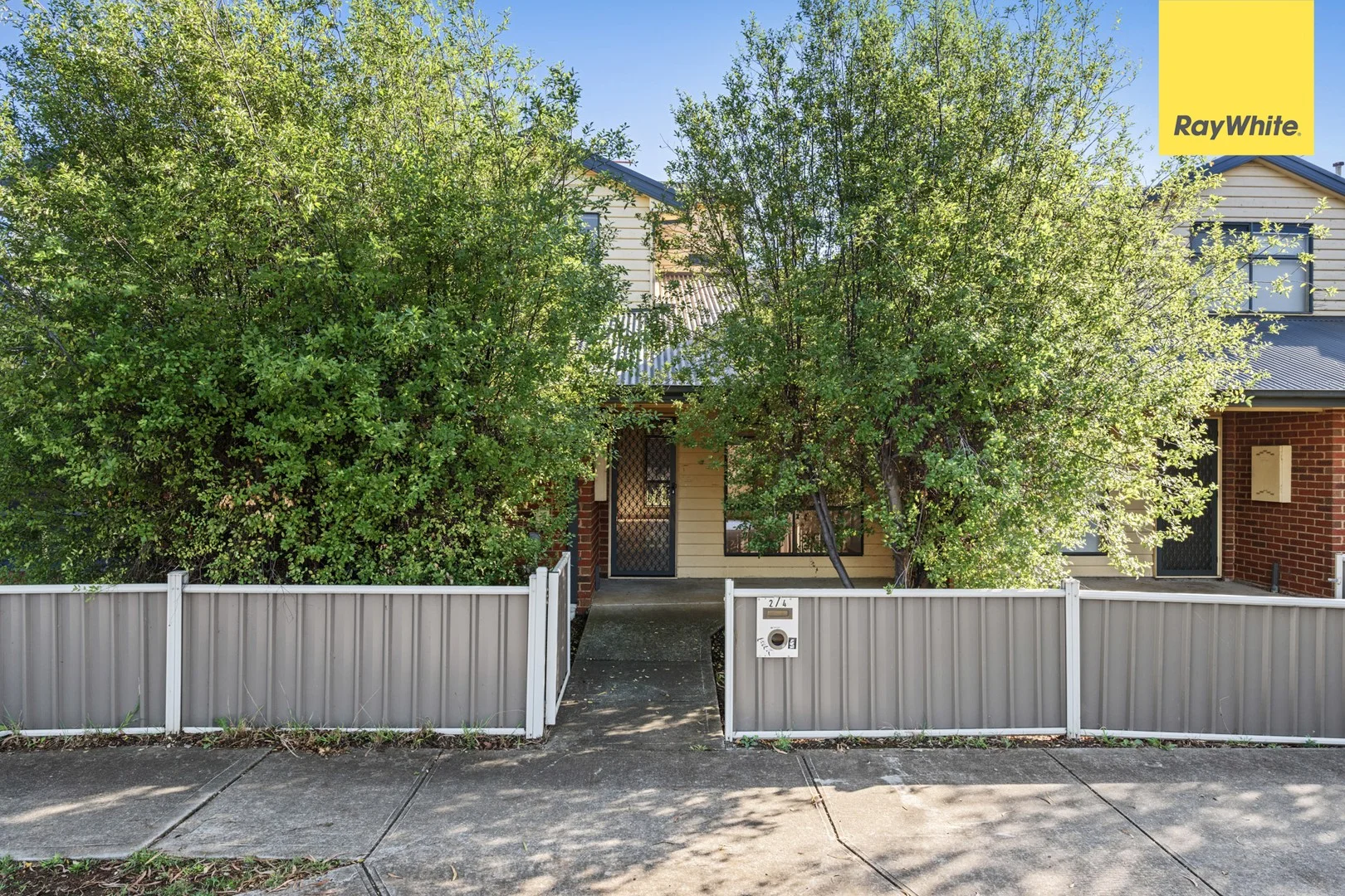 2/4 Euroa Walk, Kurunjang VIC 3337