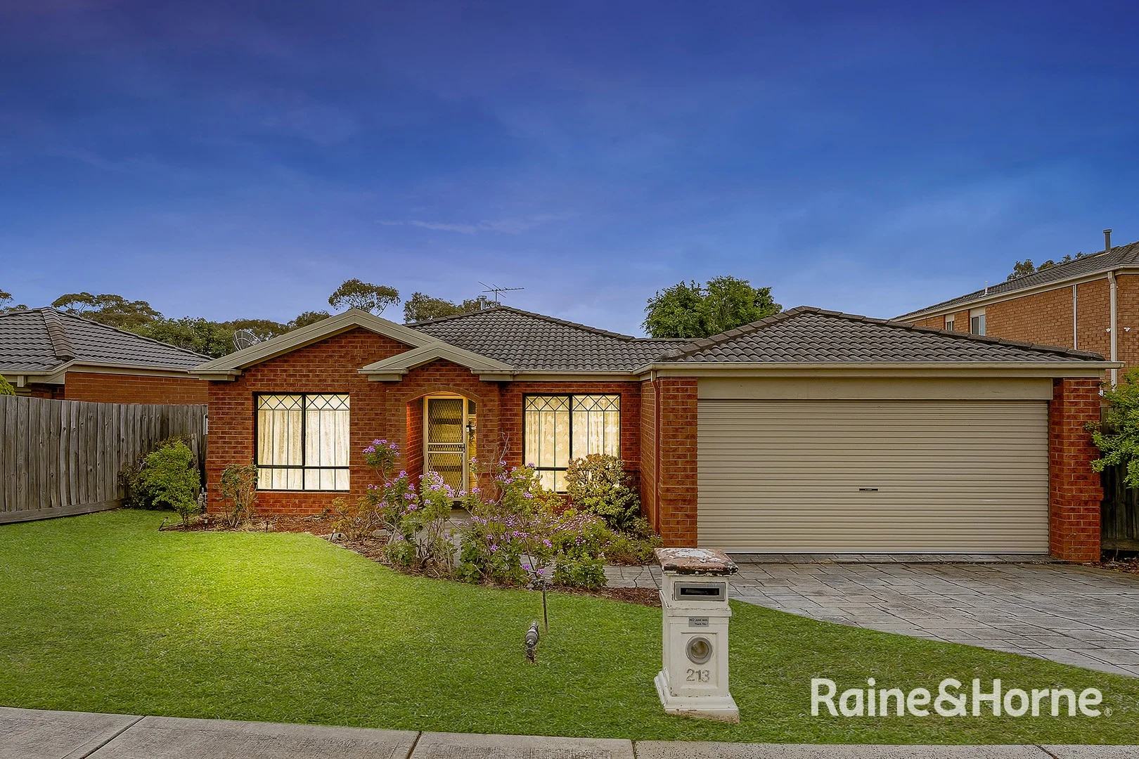 213 Monahans Road, Cranbourne West VIC 3977