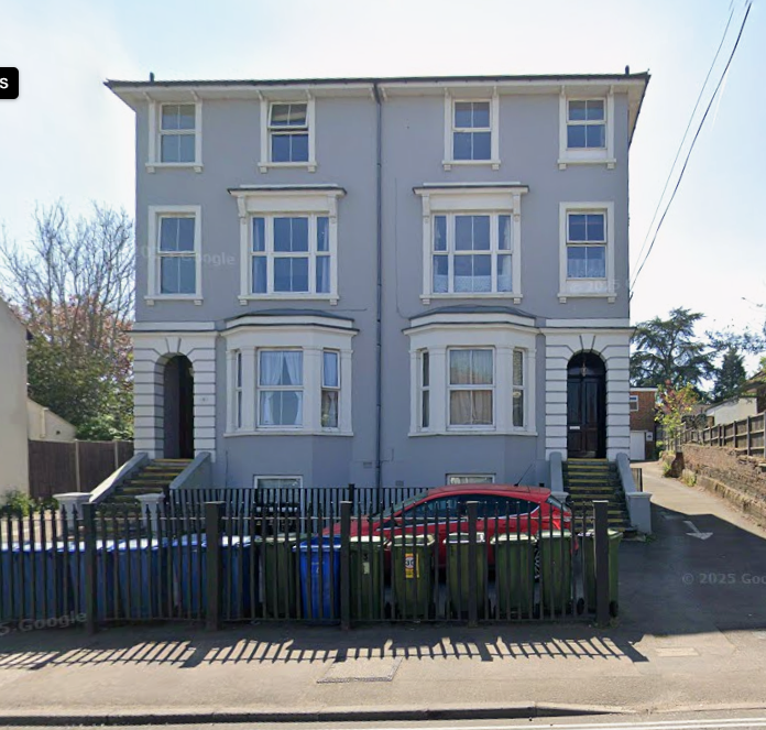 6 bed town house to rentAsh Road, Aldershot GU12