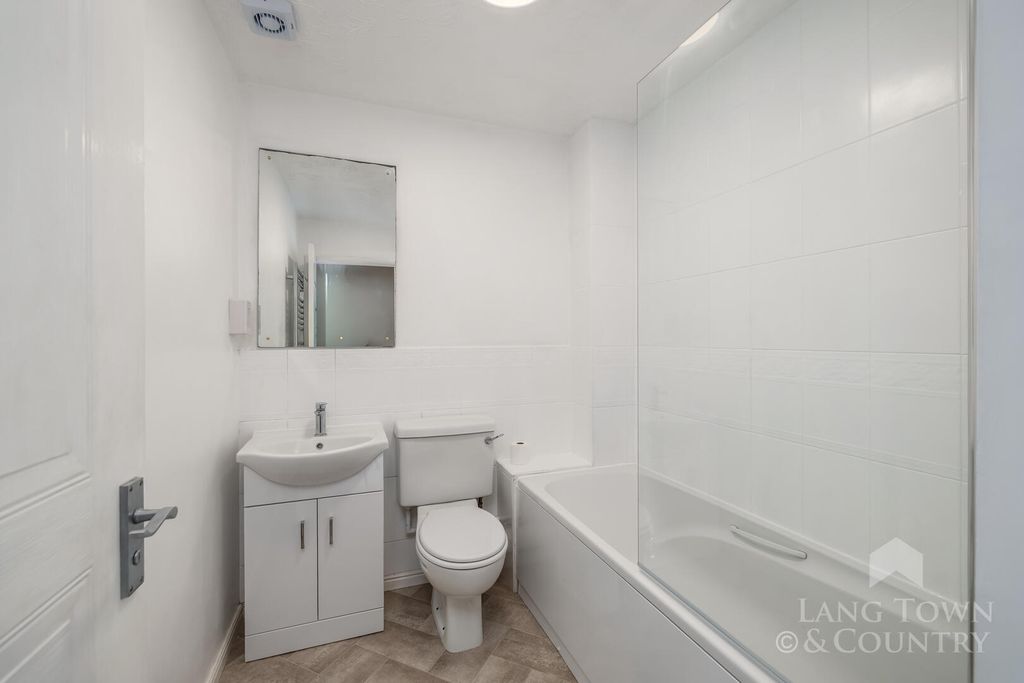Additional image 7 of 2 bed terraced house to rentAberdeen Avenue, Plymouth PL5
