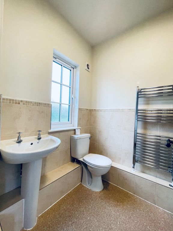 Additional image 12 of 3 bed semi-detached house to rentChance Lane, Malvern WR14