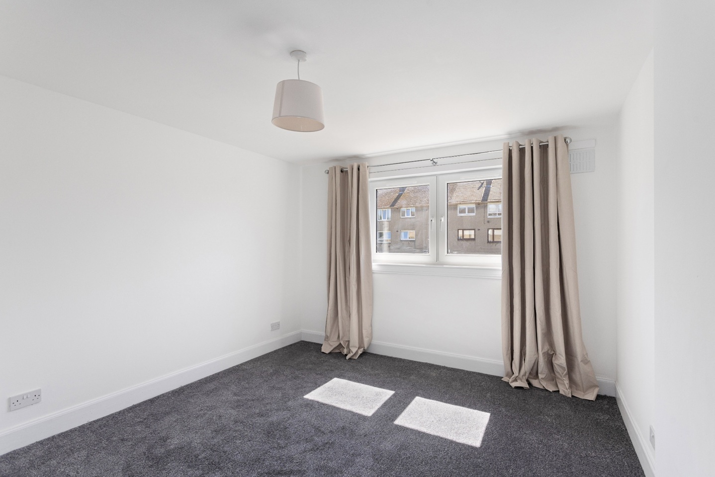 2 Bed Flat, Christian Crescent, EH15, N1 7GU photo 5