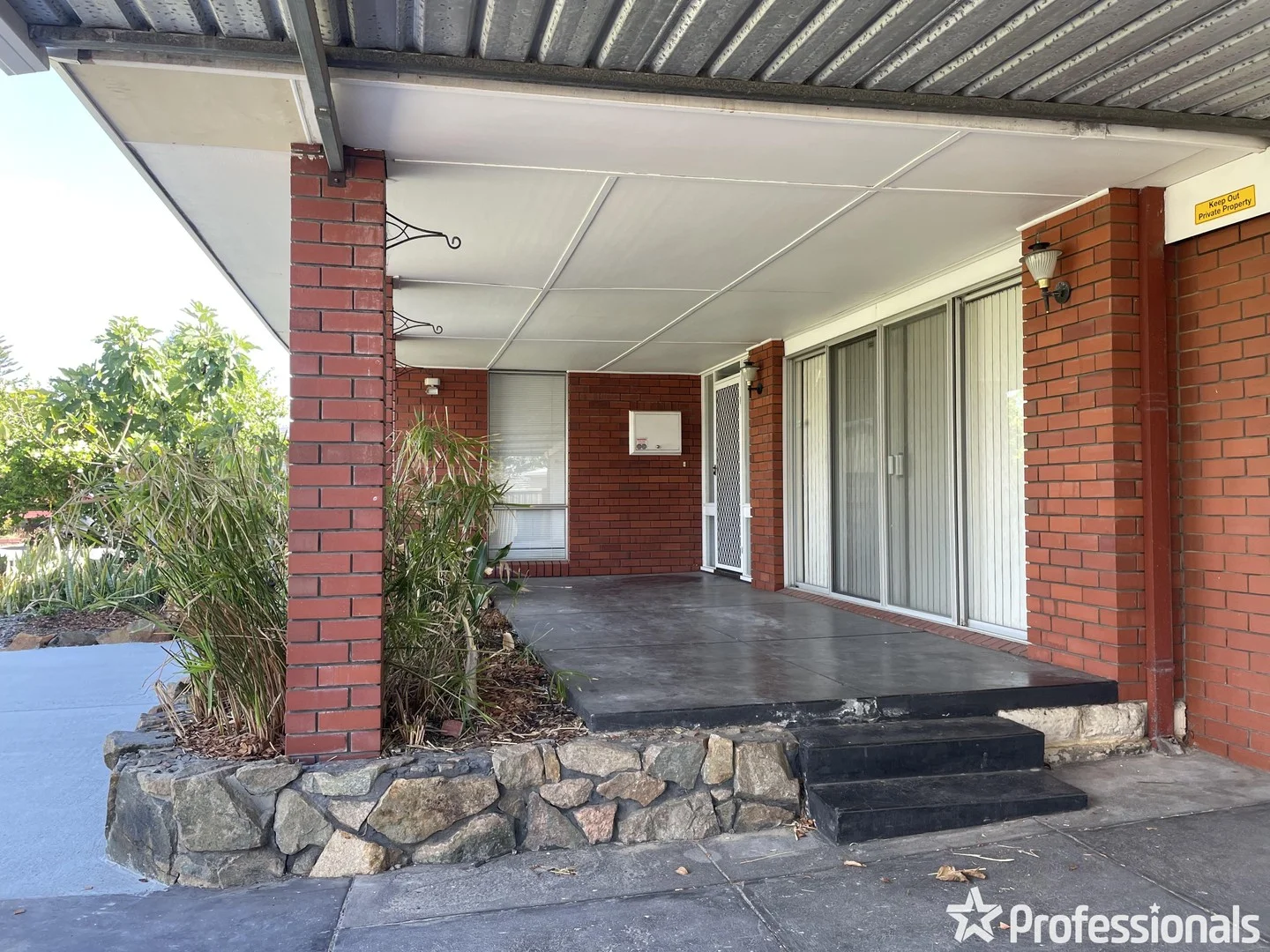 19 Hughenden Drive, Thornlie WA 6108