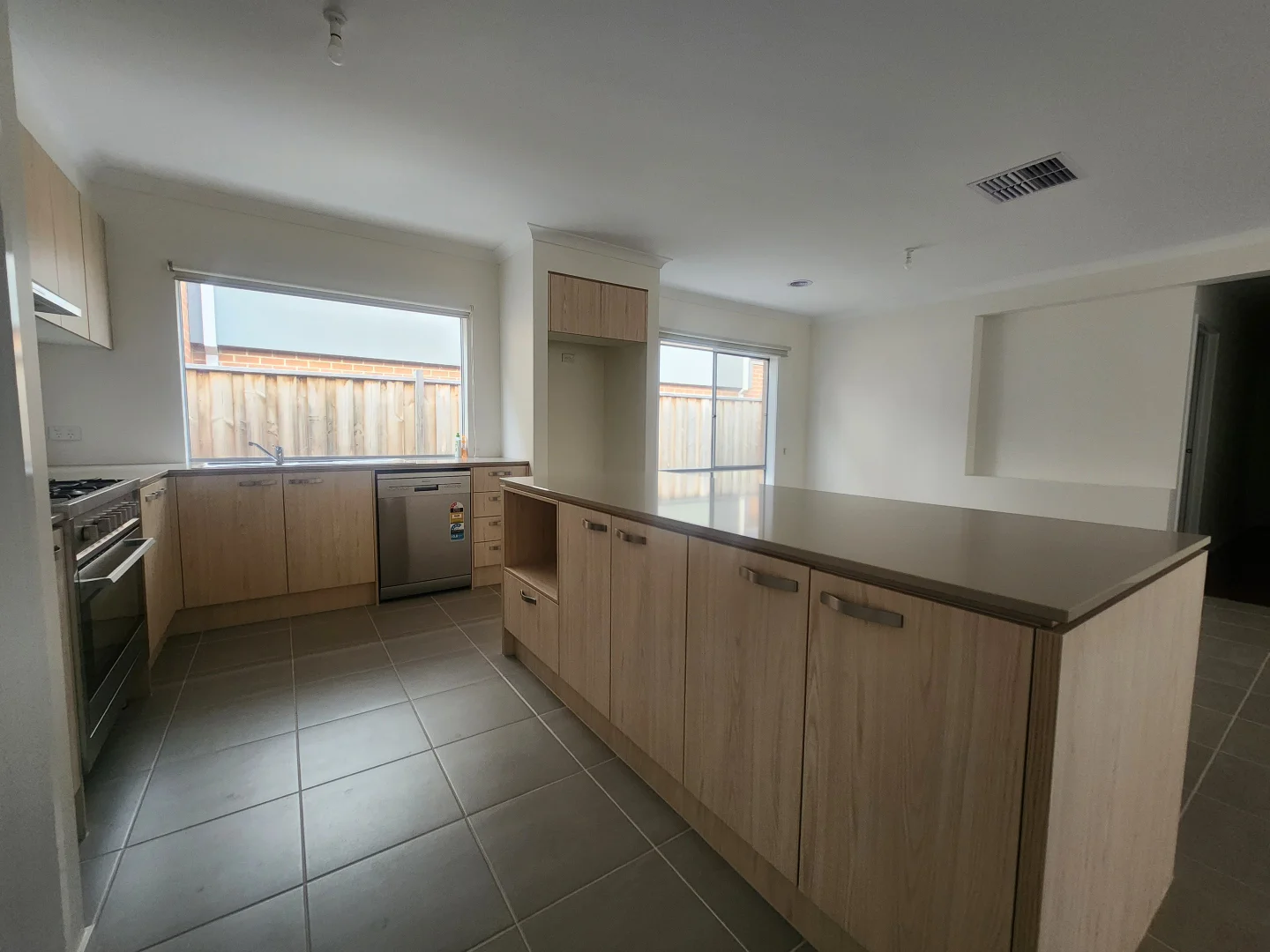 94 Restful Way, Rockbank VIC 3335 photo 5