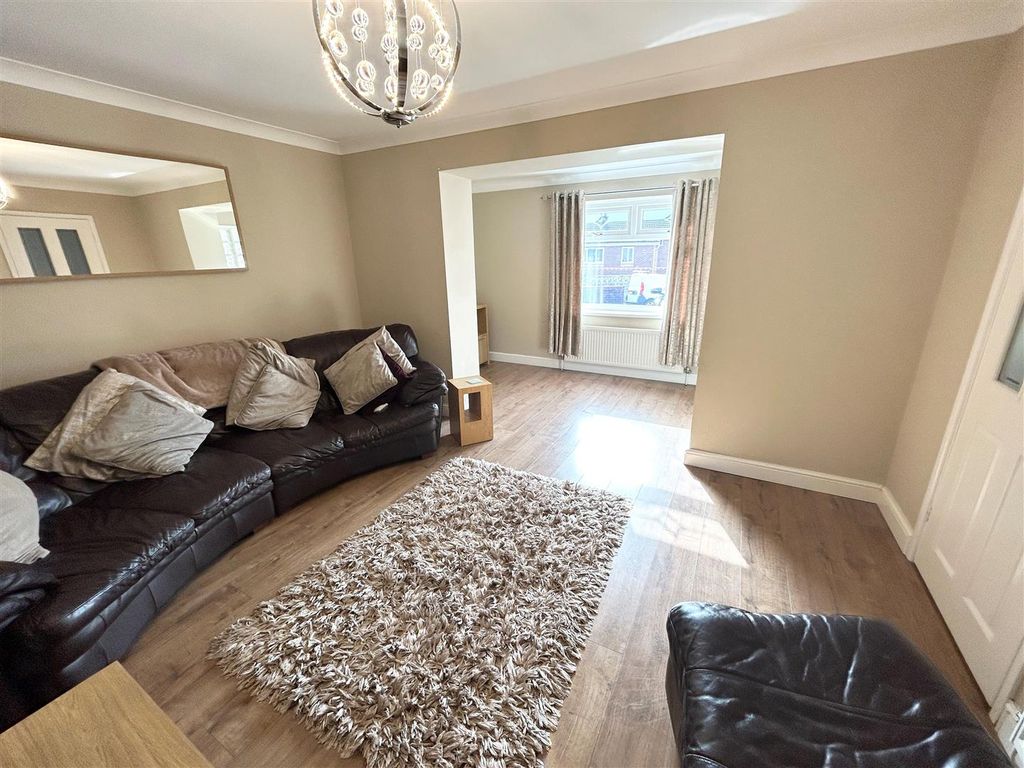 Additional image 4 of 3 bed semi-detached house to rentClytha Square, Abercarn, Newport NP11