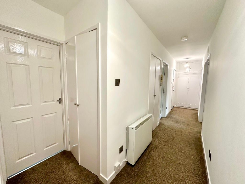 Additional image 3 of 3 bed flat to rentBankholm Place, Busby, Glasgow G76