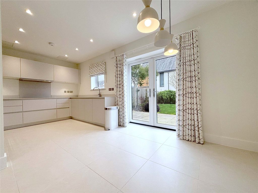 3 bed terraced house to rentExeter, Devon EX2 photo 5