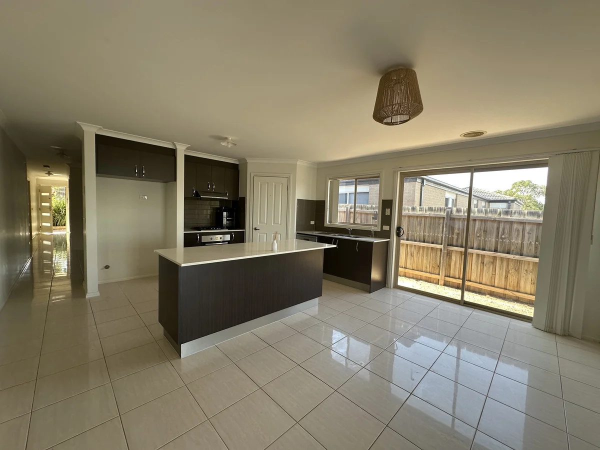 32 Burbidge Drive, Bacchus Marsh VIC 3340 photo 3