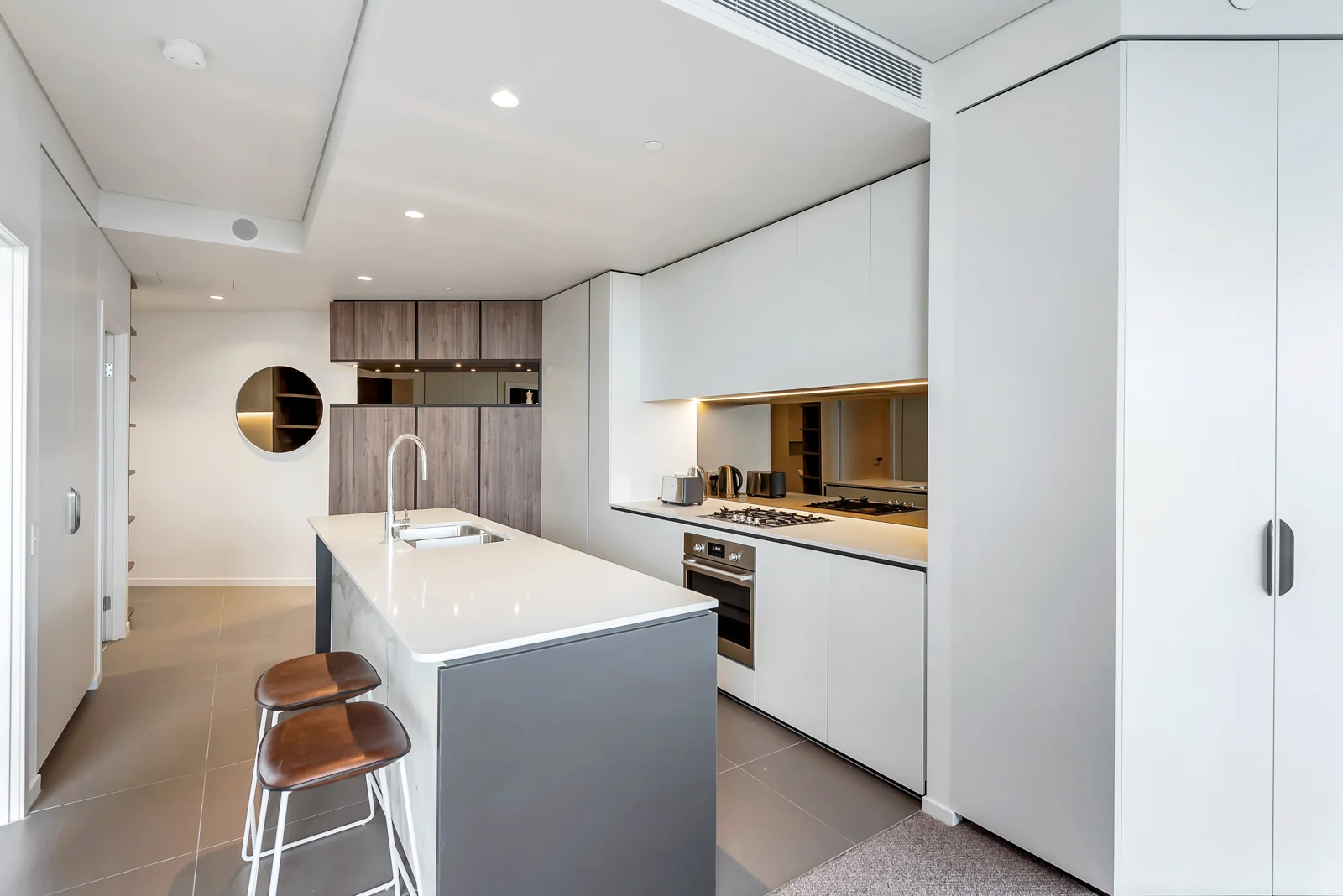 Additional image 3 of 802/232 Wellington Road, Kangaroo Point QLD 4169