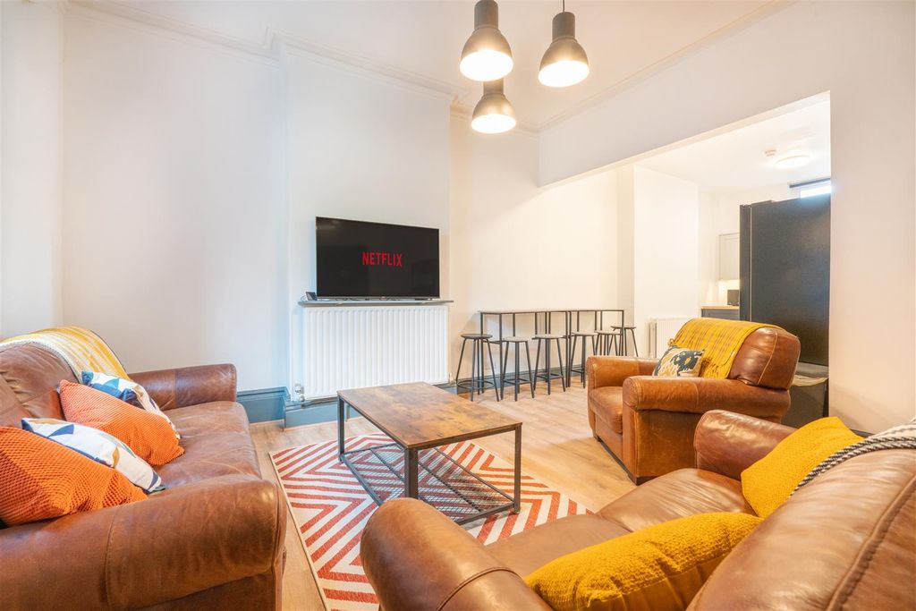 5 bed shared accommodation to rent425 Glossop Road, Broomhill, Sheffield S10