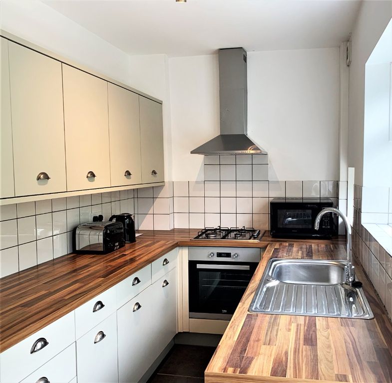 5 bed semi-detached house to rentColbourne Avenue, Brighton BN2