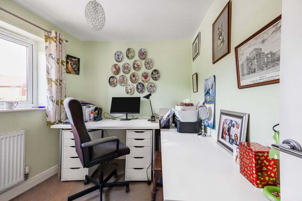 Additional image 15 of 4 bed end terrace house for saleGraces Field, Stroud, Gloucestershire GL5