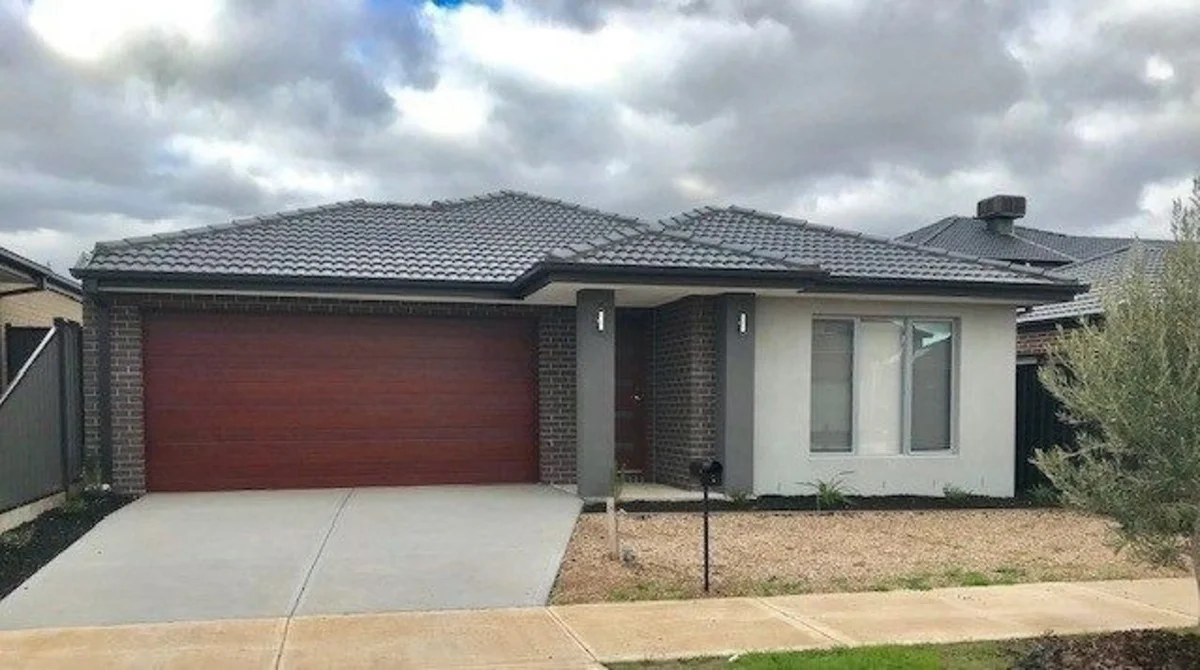 4 Tora Crescent, Fraser Rise VIC 3336