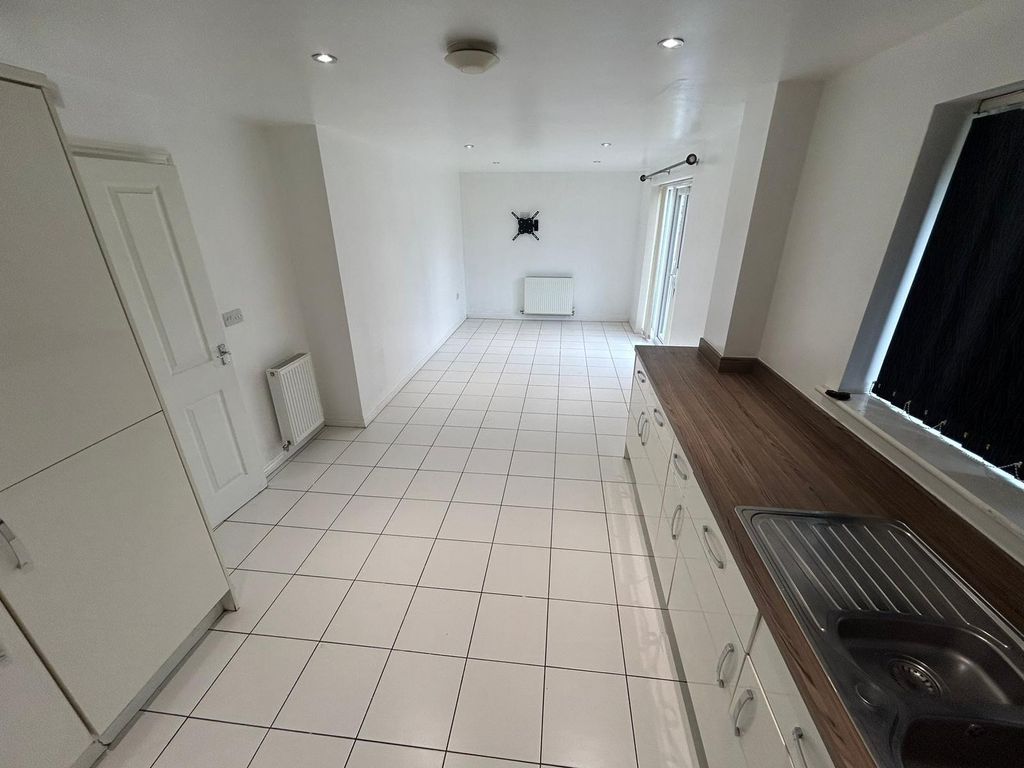 Additional image 2 of 4 bed detached house to rentAshover Croft, Rotherham S60