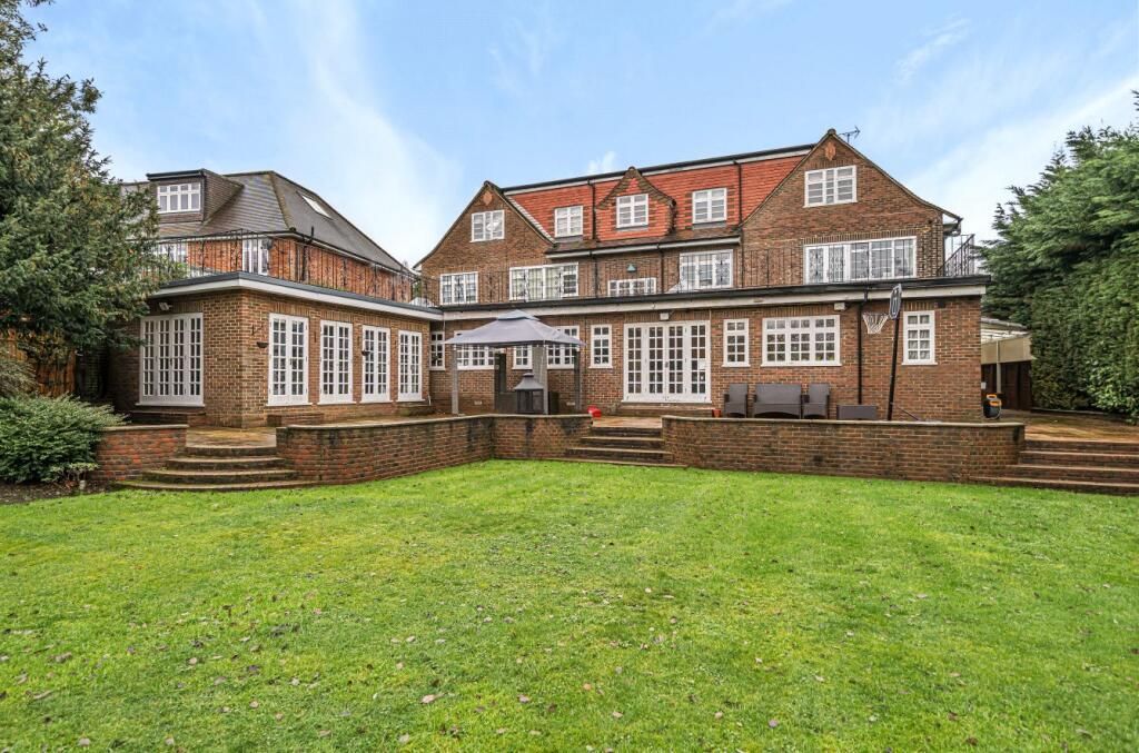 Additional image 2 of 8 bed detached house to rentGrange Avenue, London N20