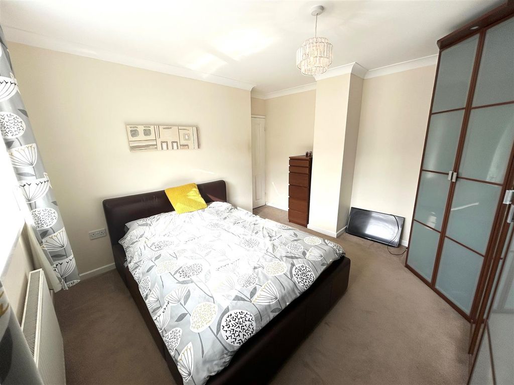 Additional image 18 of 3 bed semi-detached house to rentClytha Square, Abercarn, Newport NP11