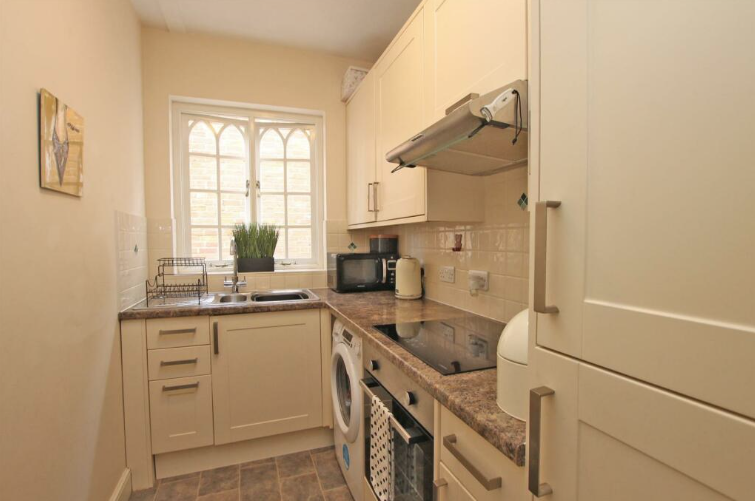 Additional image 2 of 1 bed flat to rentHigh Street, Ryde PO33