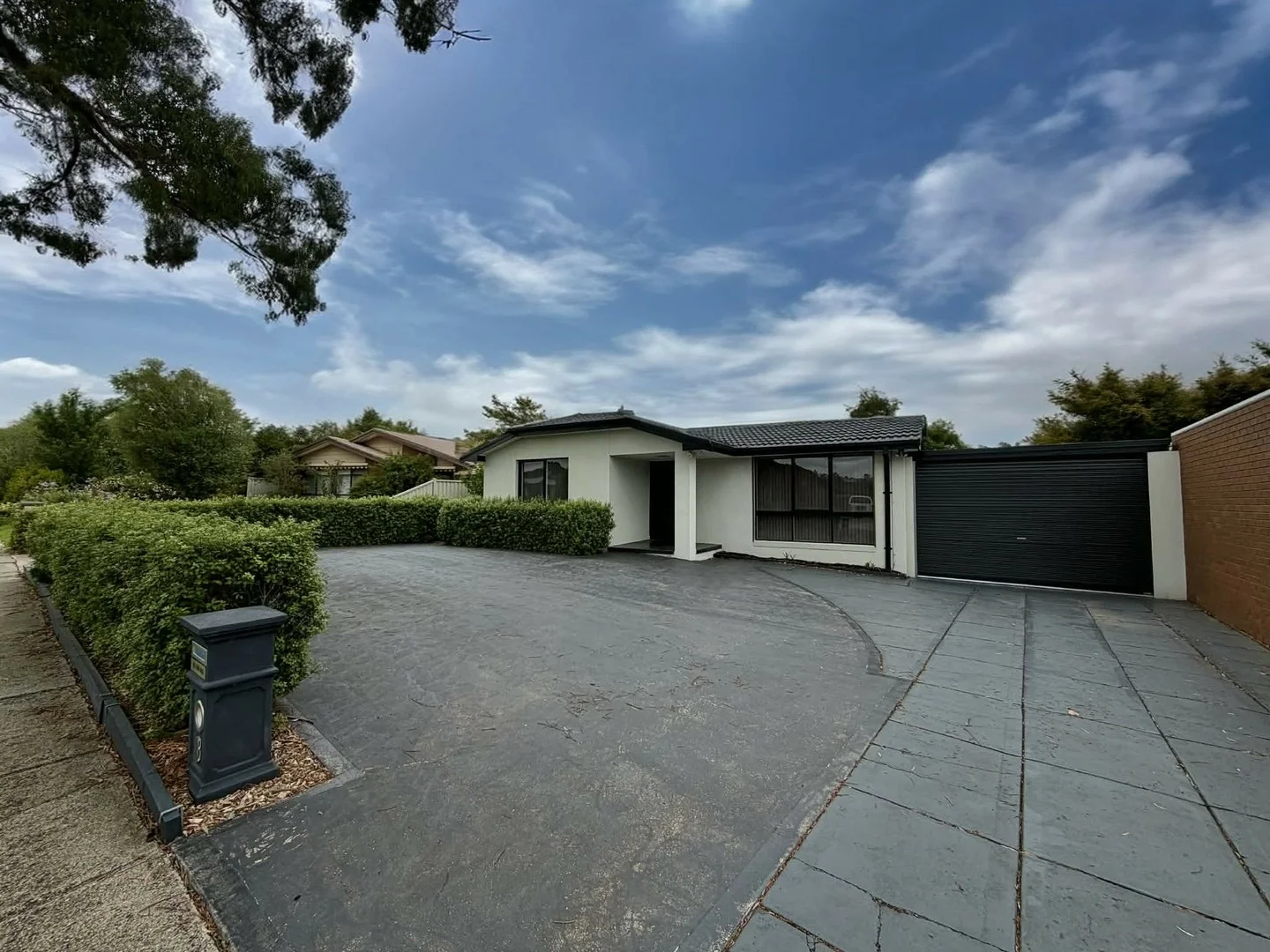 8 Angourie Crescent, Taylors Lakes VIC 3038