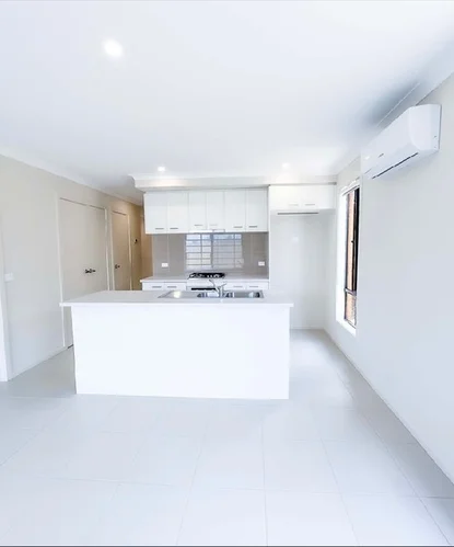 48 Lynwood Dr, Thornhill Park VIC 3335
