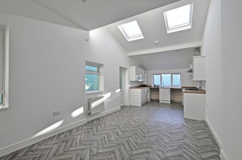 Additional image 2 of 5 bed terraced house to rentLarge Family House, West Park Road, Newport NP20