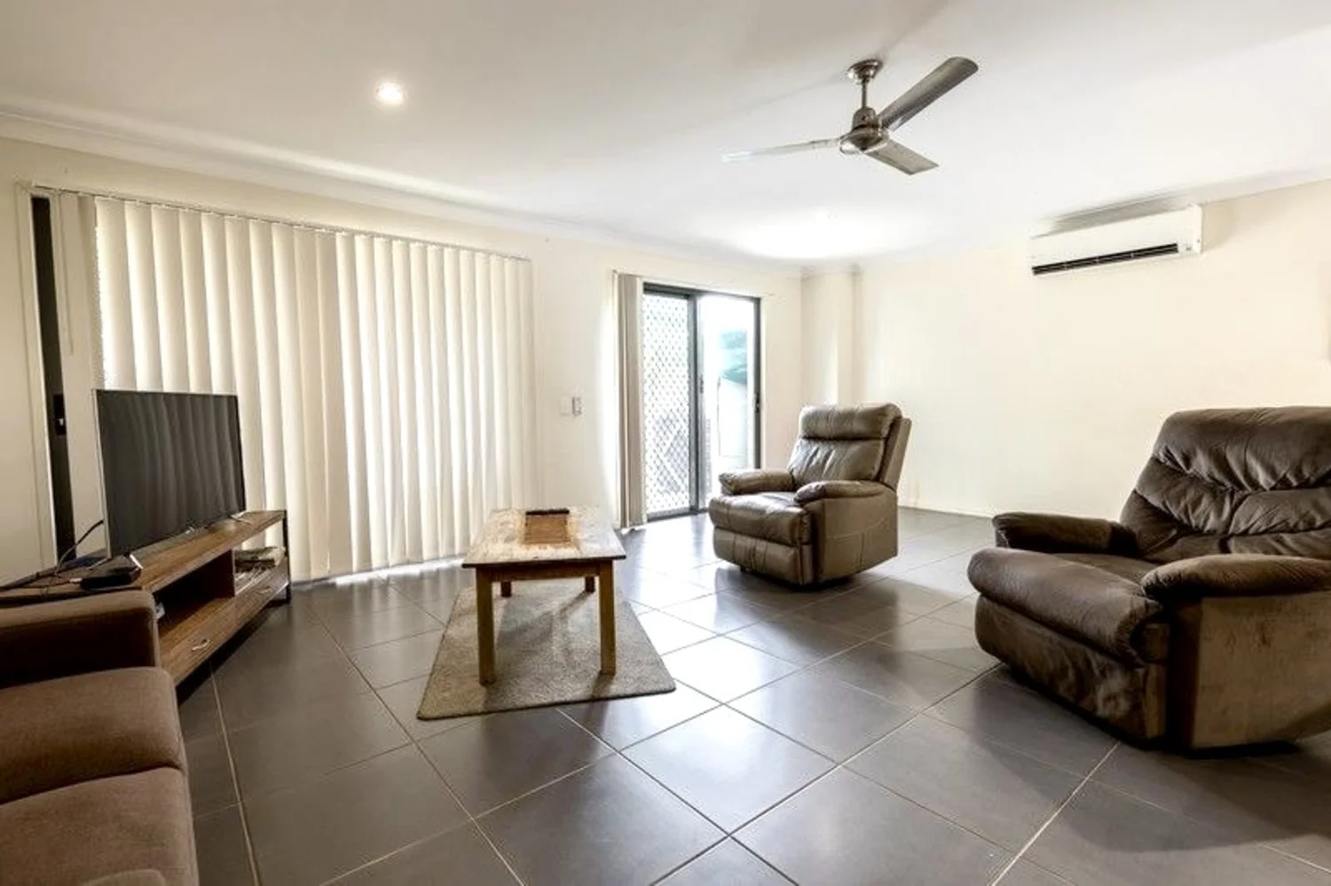 Additional image 3 of 4/28 Flinders Drive, Moranbah QLD 4744