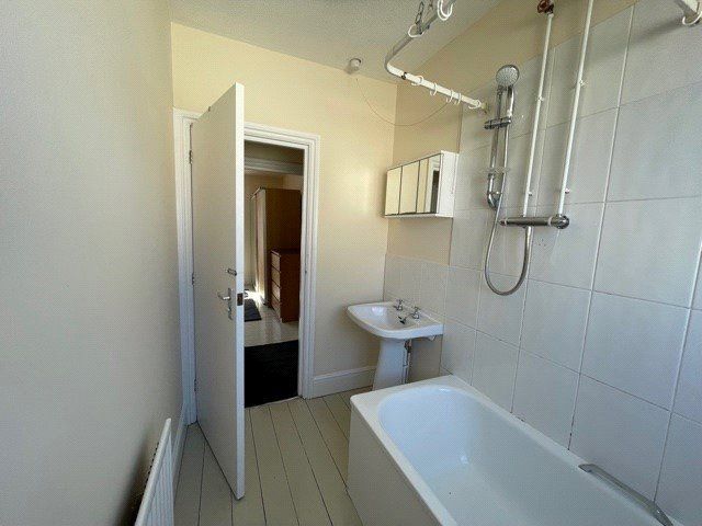 Additional image 4 of 3 bed shared accommodation to rentOxford Street, Southampton, Hampshire SO14