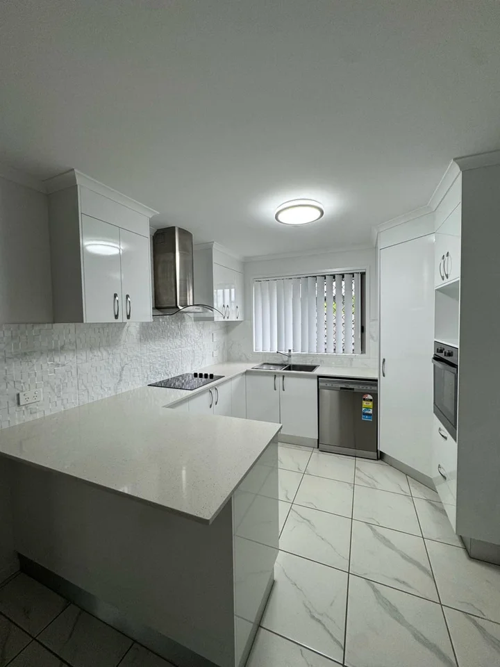 Additional image 2 of 13 Larissa Way, Urangan QLD 4655