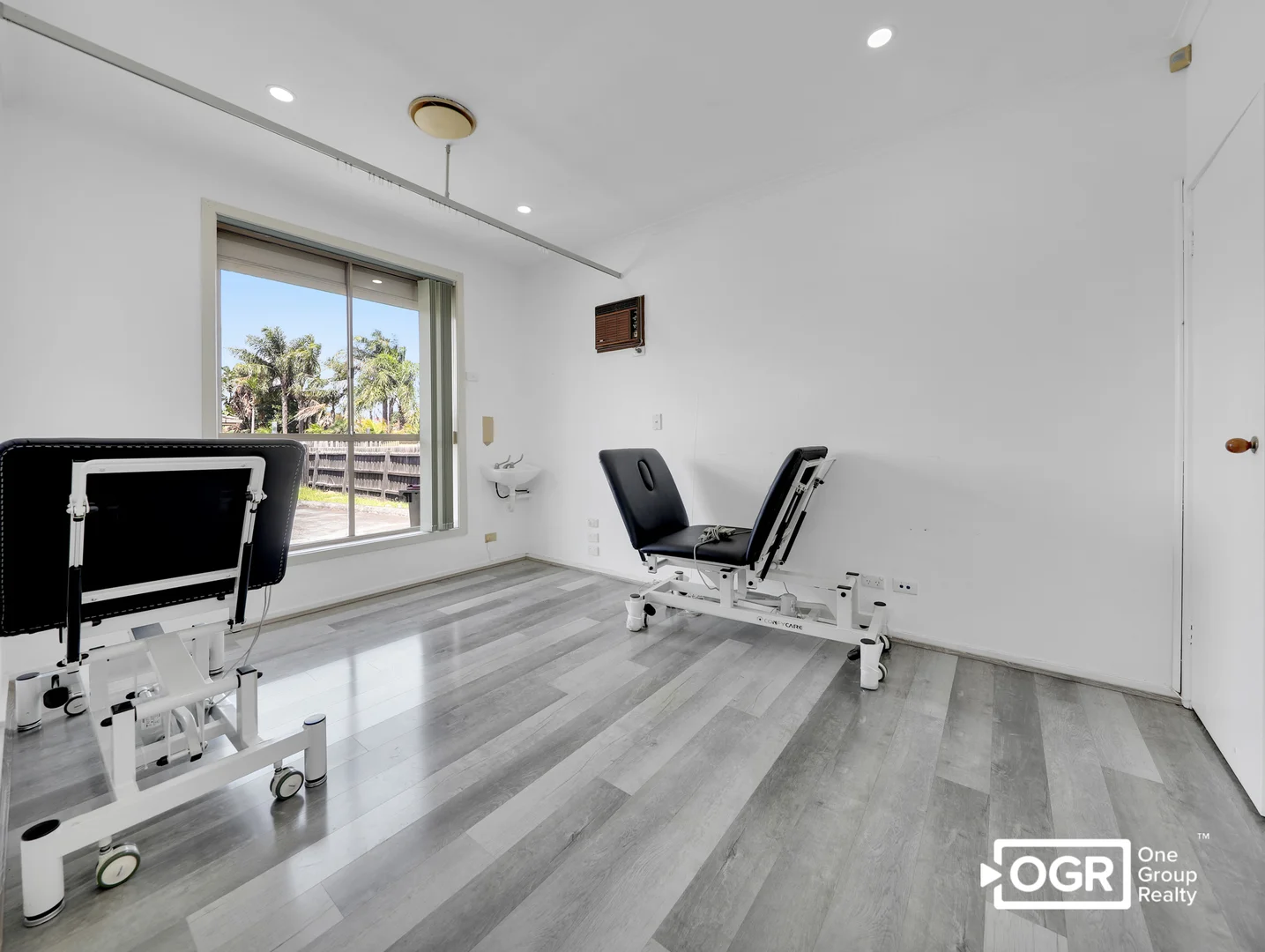 Additional image 5 of 212 Roycroft Avenue, Mill Park VIC 3082