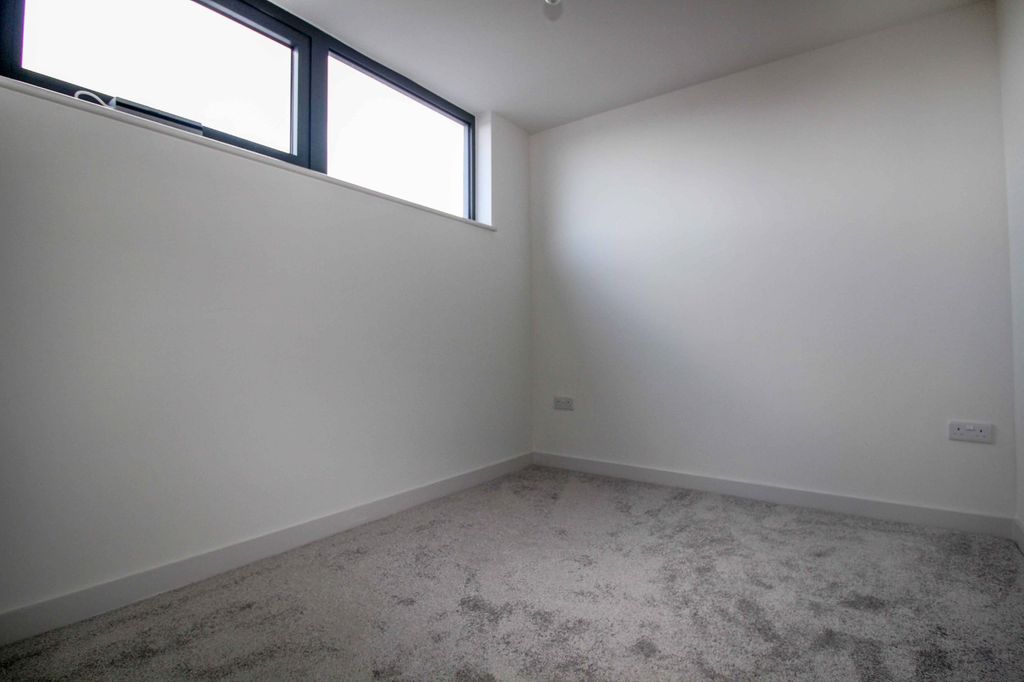Additional image 10 of 3 bed flat to rentPrewetts Mill, Mill Bay Lane, Horsham RH12